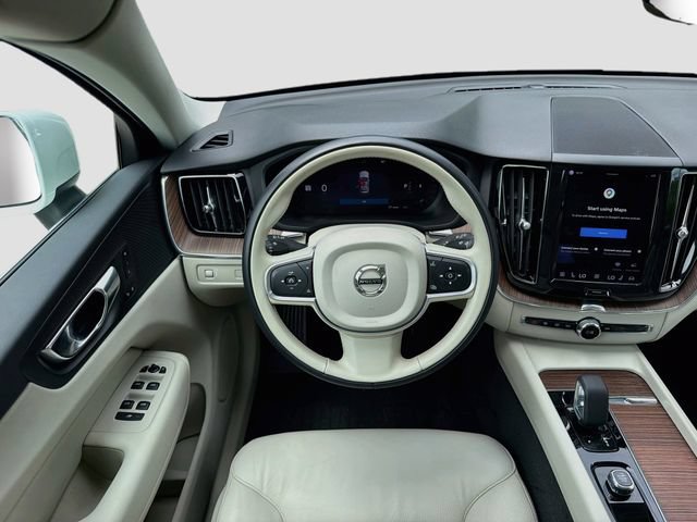 Used 2022 Volvo XC60 B5 Momentum w/ Protection Package Premier FWD image 17
