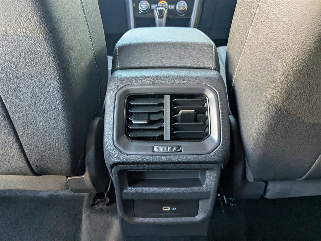 Used 2024 Volkswagen Taos SE image 27