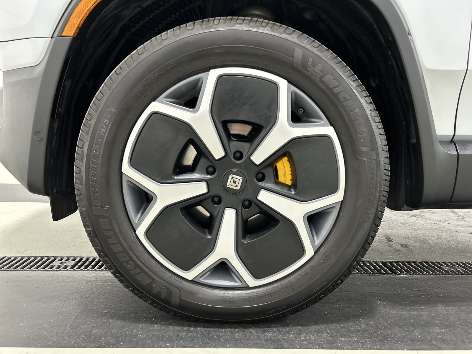 Used 2024 Rivian R1T Adventure AWD/4WD image 9
