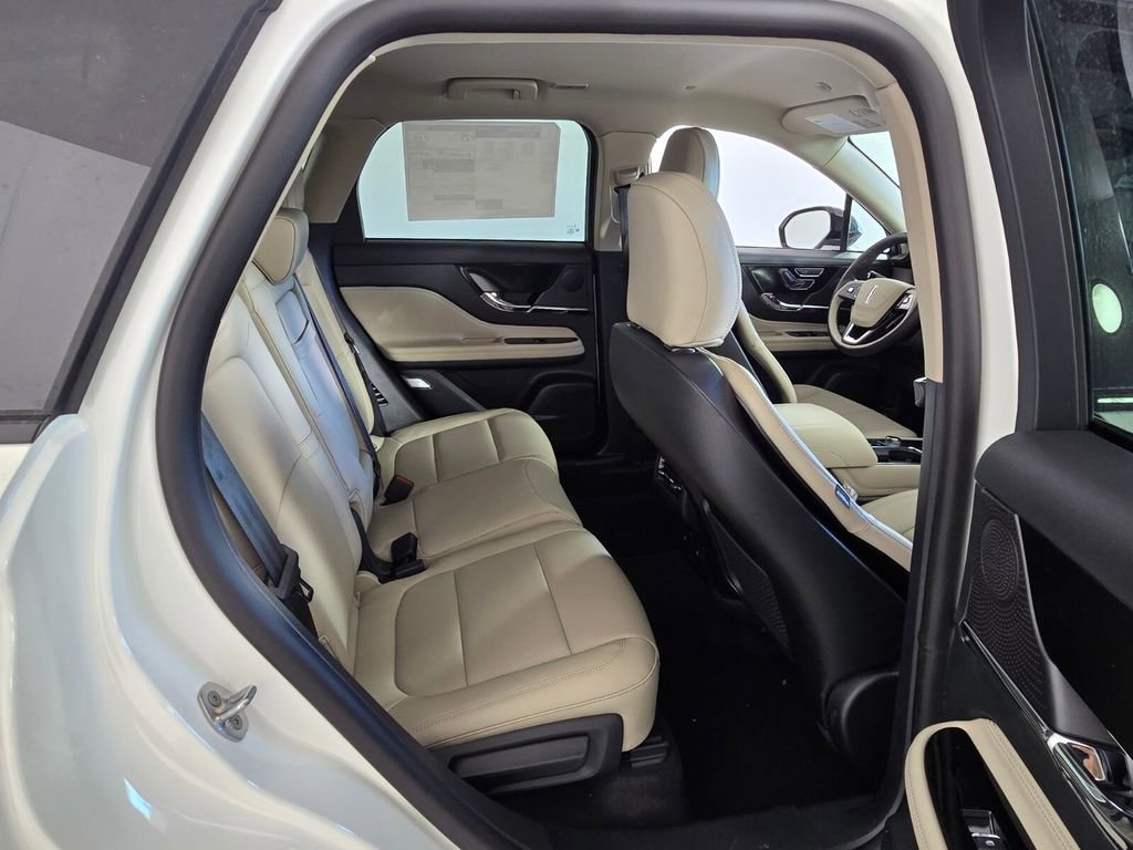 New 2026 Lincoln Corsair Premiere image 14