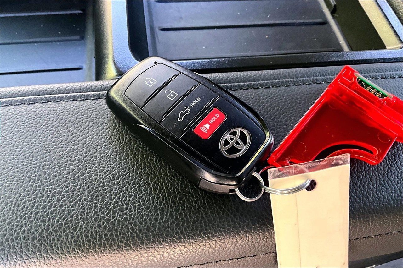 Used 2026 Toyota Tundra SR5 image 31