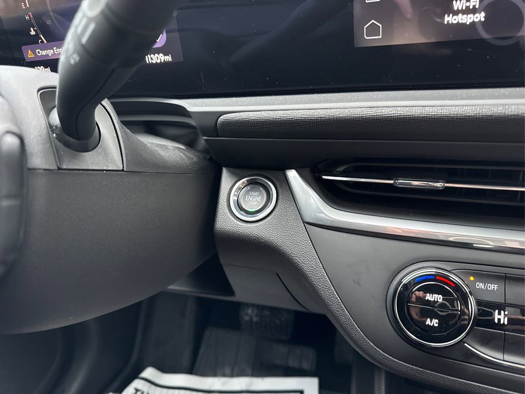 Used 2024 Buick Envista Preferred image 30