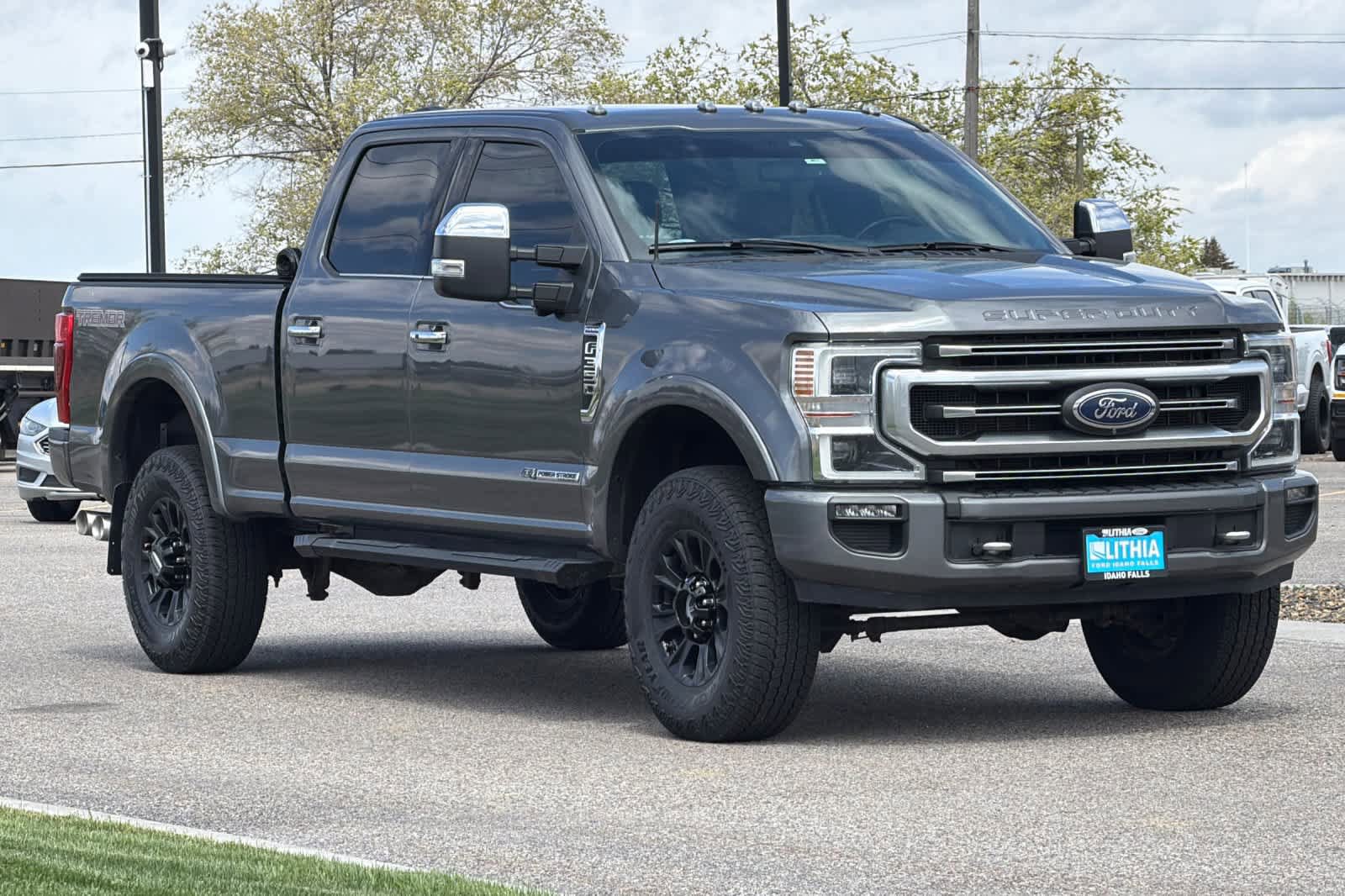 Certified 2022 Ford F350 Platinum w/ Tremor Off-Road Package AWD/4WD image 9