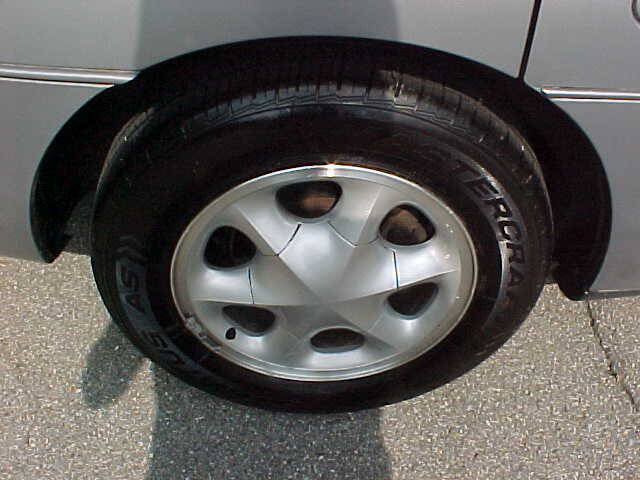 Used 1995 Oldsmobile Aurora FWD image 33