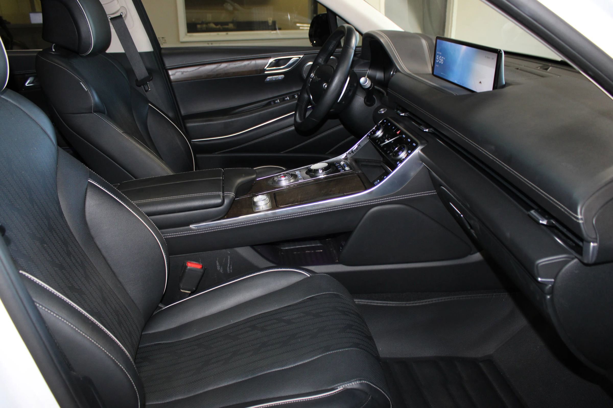 Used 2023 Genesis GV80 2.5T w/ Advanced Package AWD/4WD image 43
