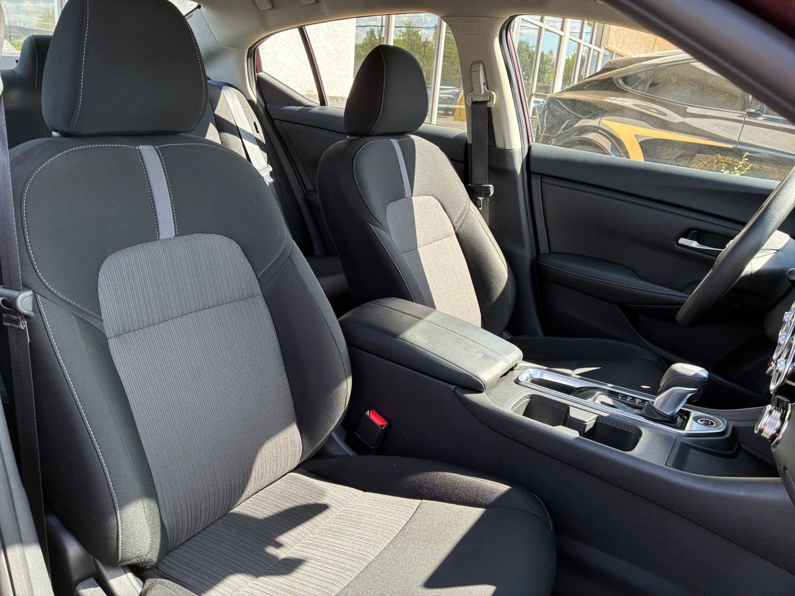 Used 2025 Nissan Sentra SV FWD image 34