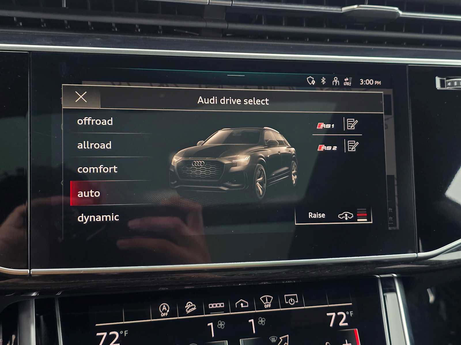 Used 2021 Audi RS Q8 w/ Carbon Optic Package image 32