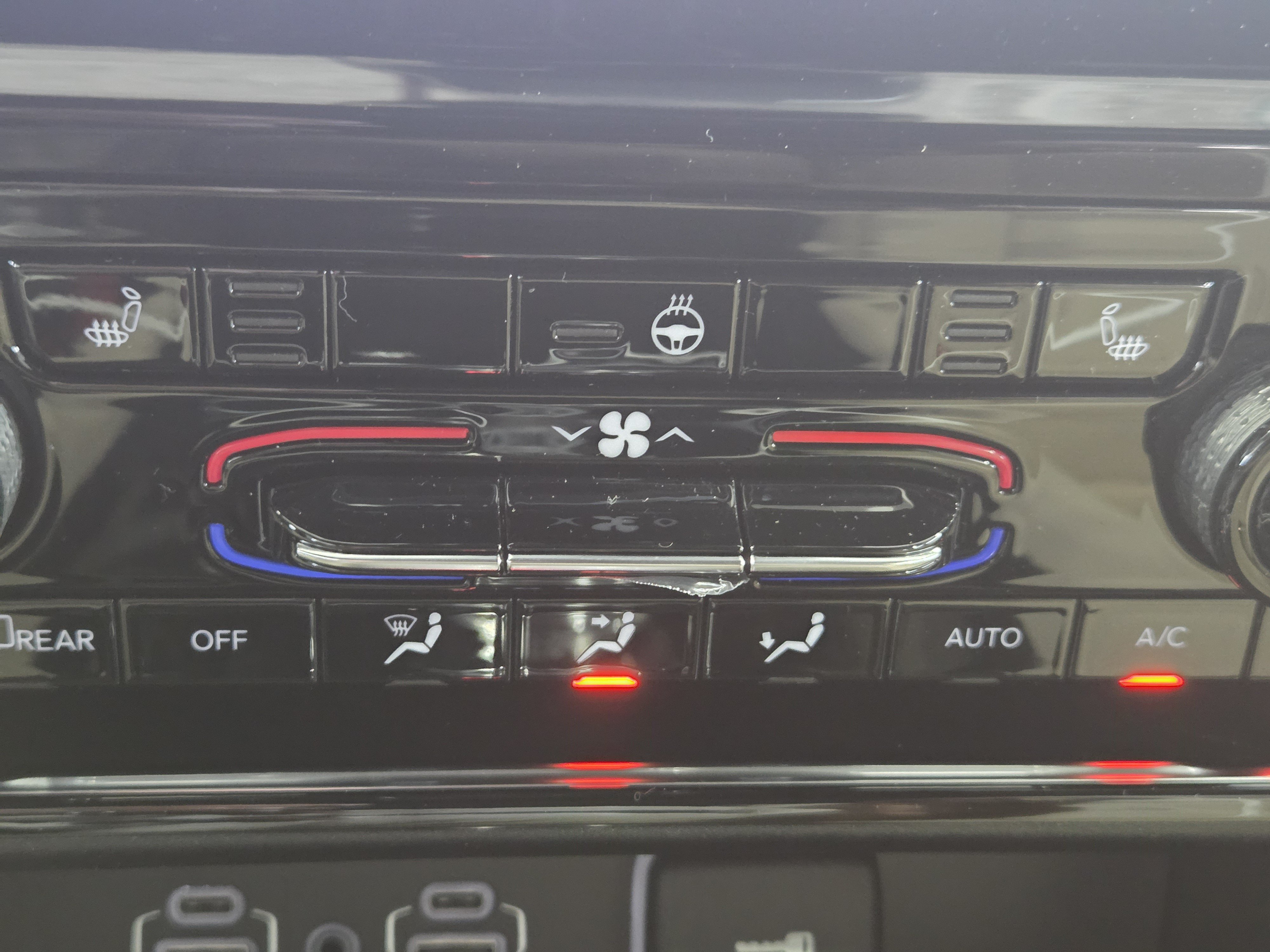 New 2025 Jeep Grand Cherokee Limited RWD image 25