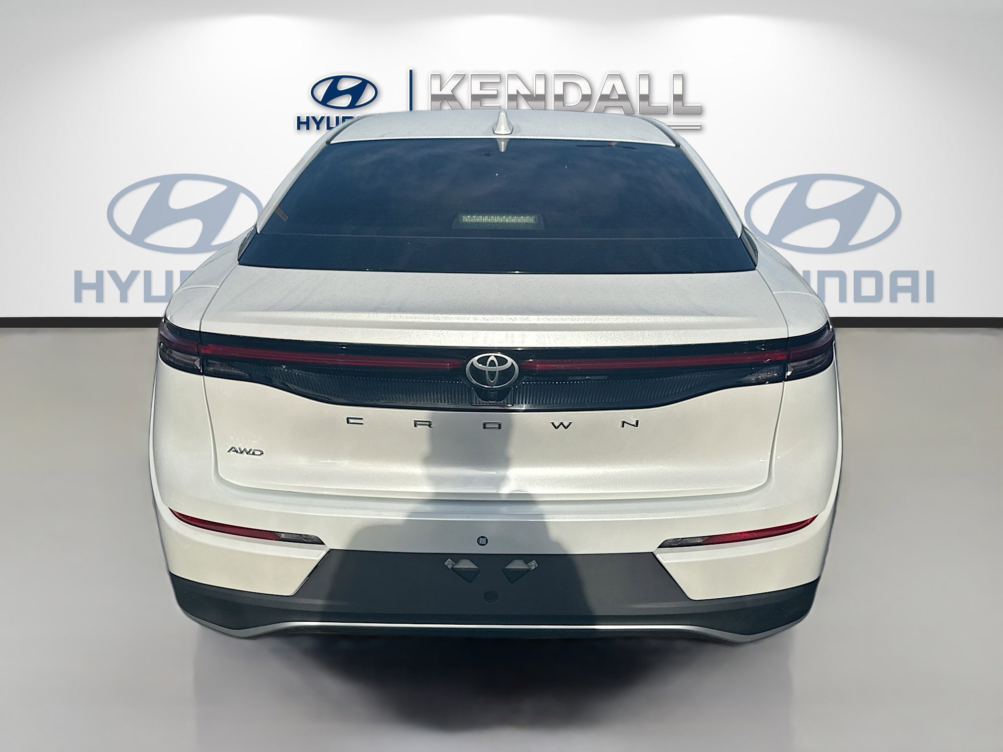 Used 2023 Toyota Crown XLE image 5