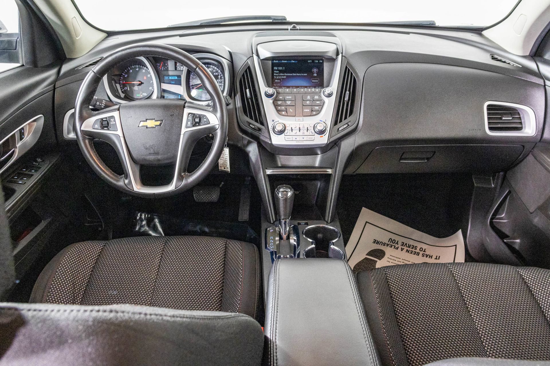 Used 2017 Chevrolet Equinox LT w/ Convenience Package image 3