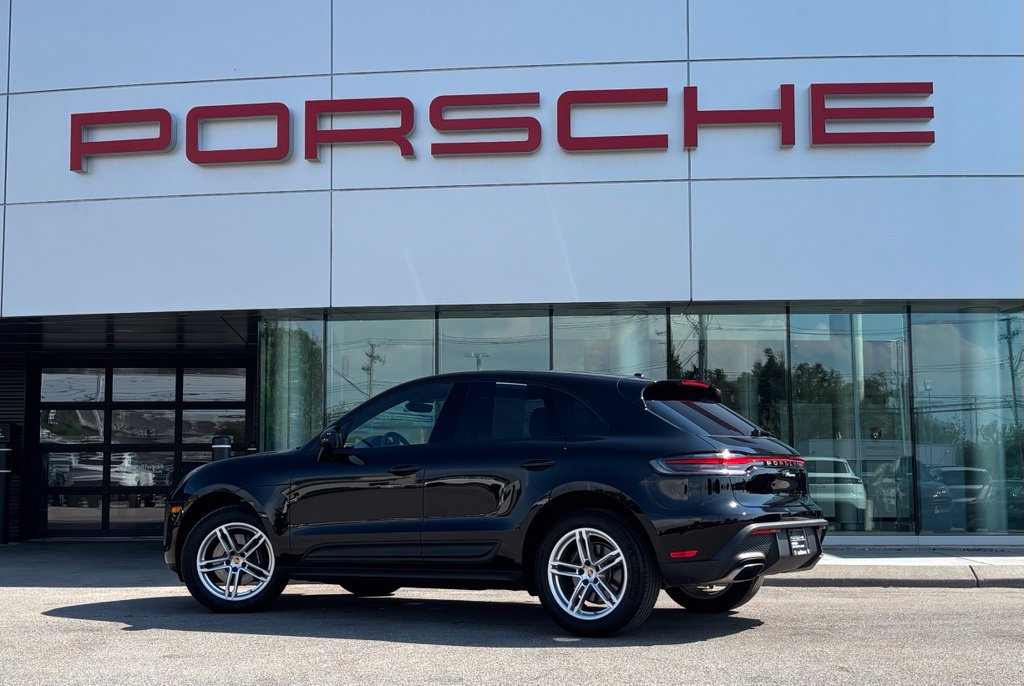 Certified 2026 Porsche Macan AWD/4WD image 3