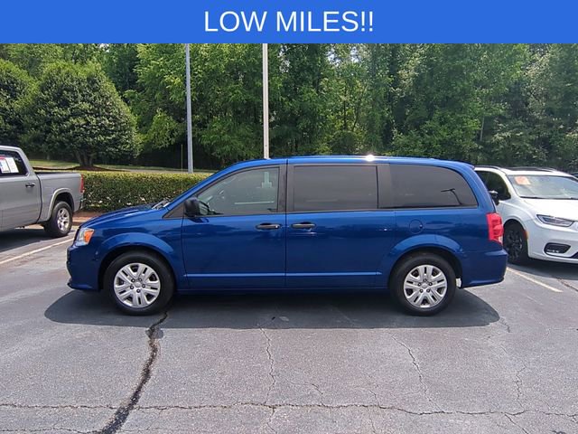 Used 2020 Dodge Grand Caravan SE w/ UConnect Hands-Free Group FWD image 2