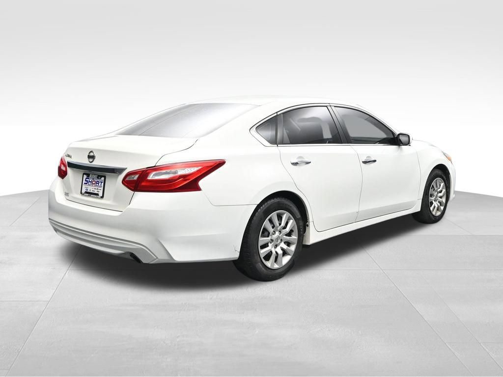 Used 2017 Nissan Altima 2.5 S w/ Power Driver Seat Package FWD image 5