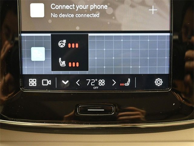 Used 2024 Volvo XC40 B5 Plus w/ Protection Package Premier image 21