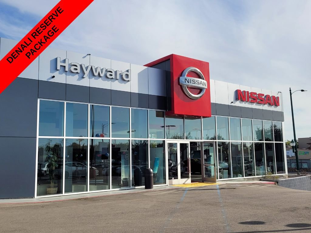 Used 2023 GMC Yukon Denali w/ Denali Reserve Package image 28