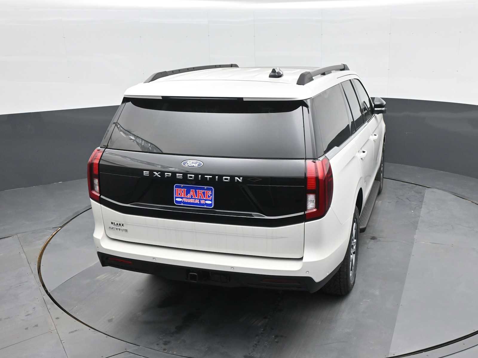 New 2025 Ford Expedition Active image 17