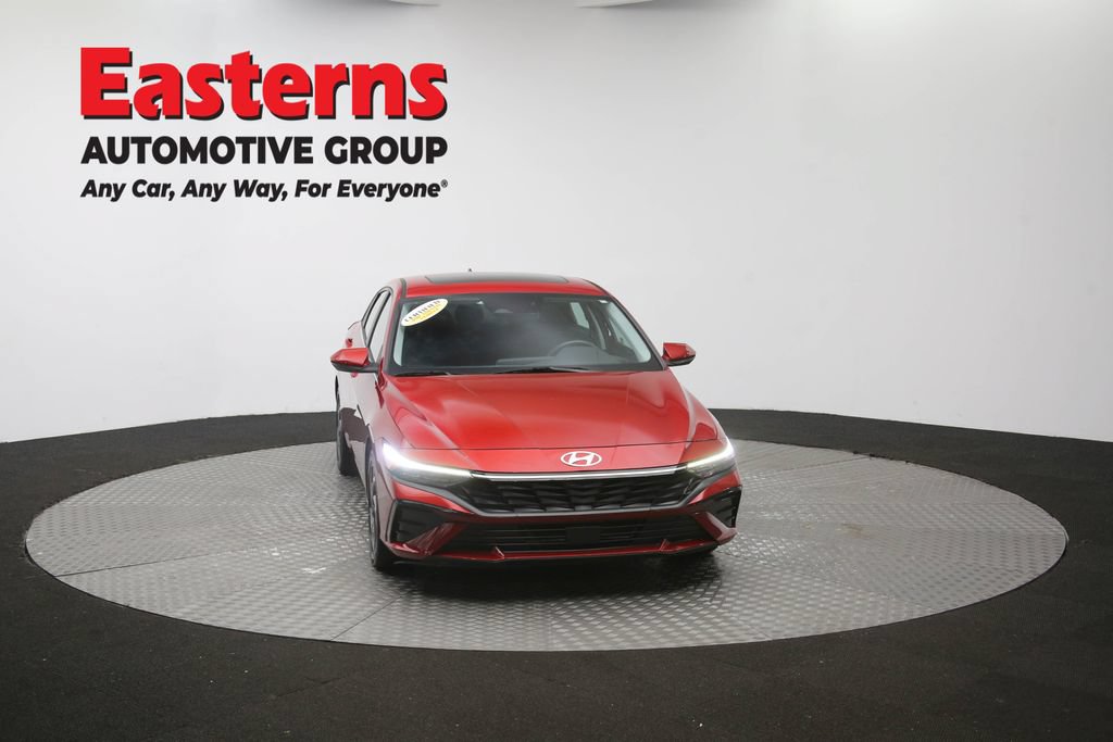 Used 2025 Hyundai Elantra SEL FWD image 54