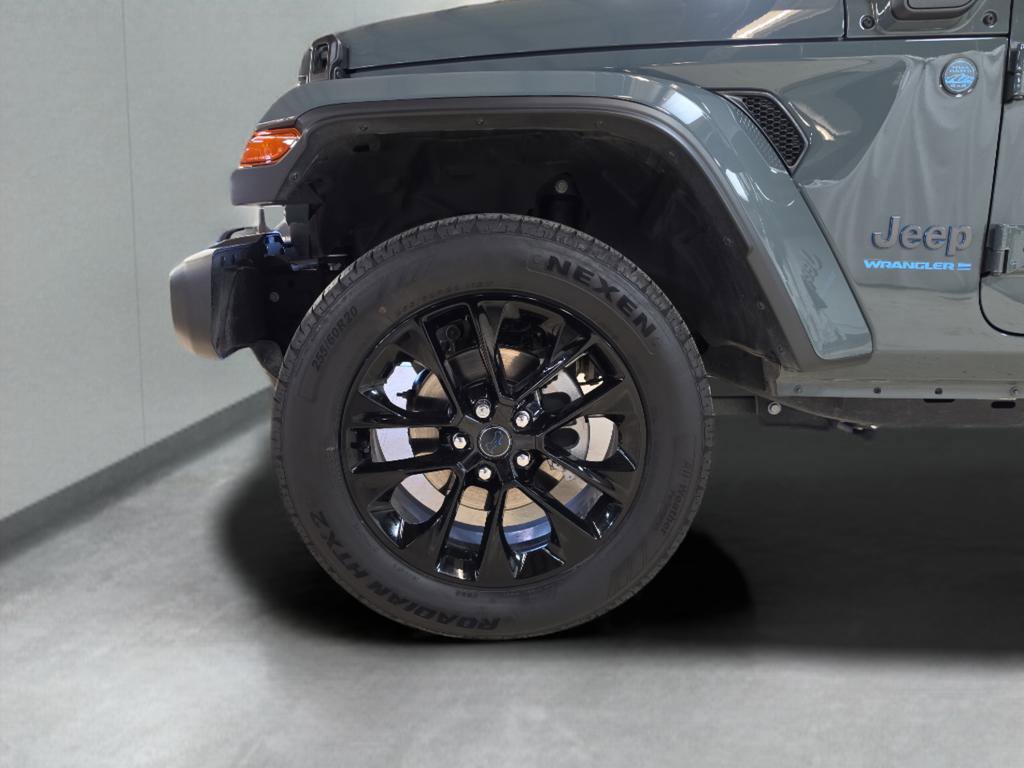 Used 2025 Jeep Wrangler Unlimited Sahara w/ Safety Group image 24