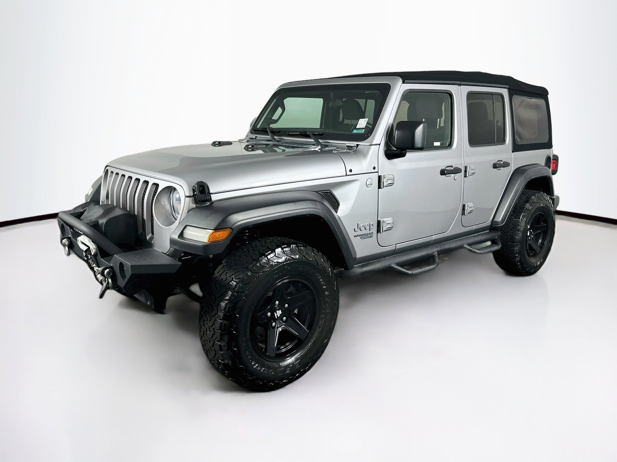 Used 2018 Jeep Wrangler Unlimited Sport S AWD/4WD image 3