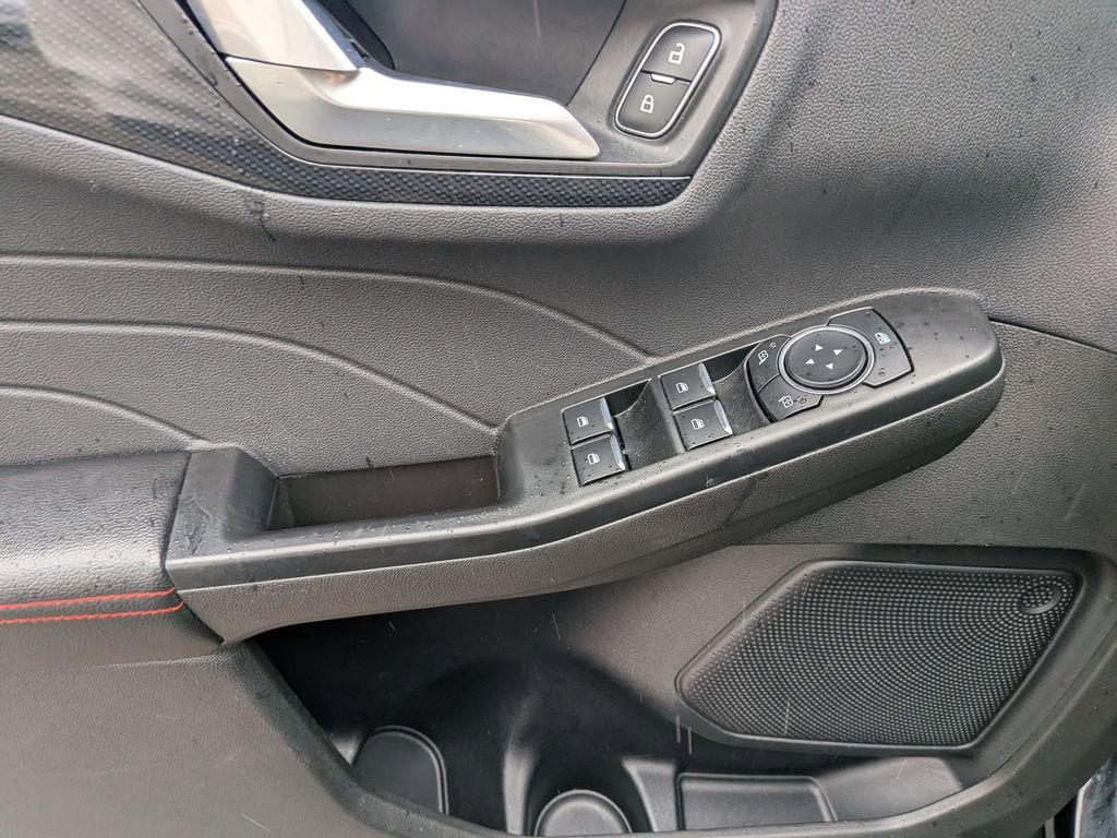 Used 2025 Ford Escape ST-Line image 11