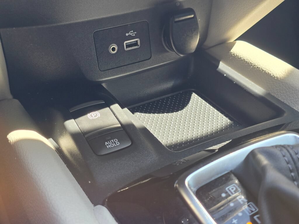 Used 2022 Nissan Rogue Sport SL AWD/4WD image 35