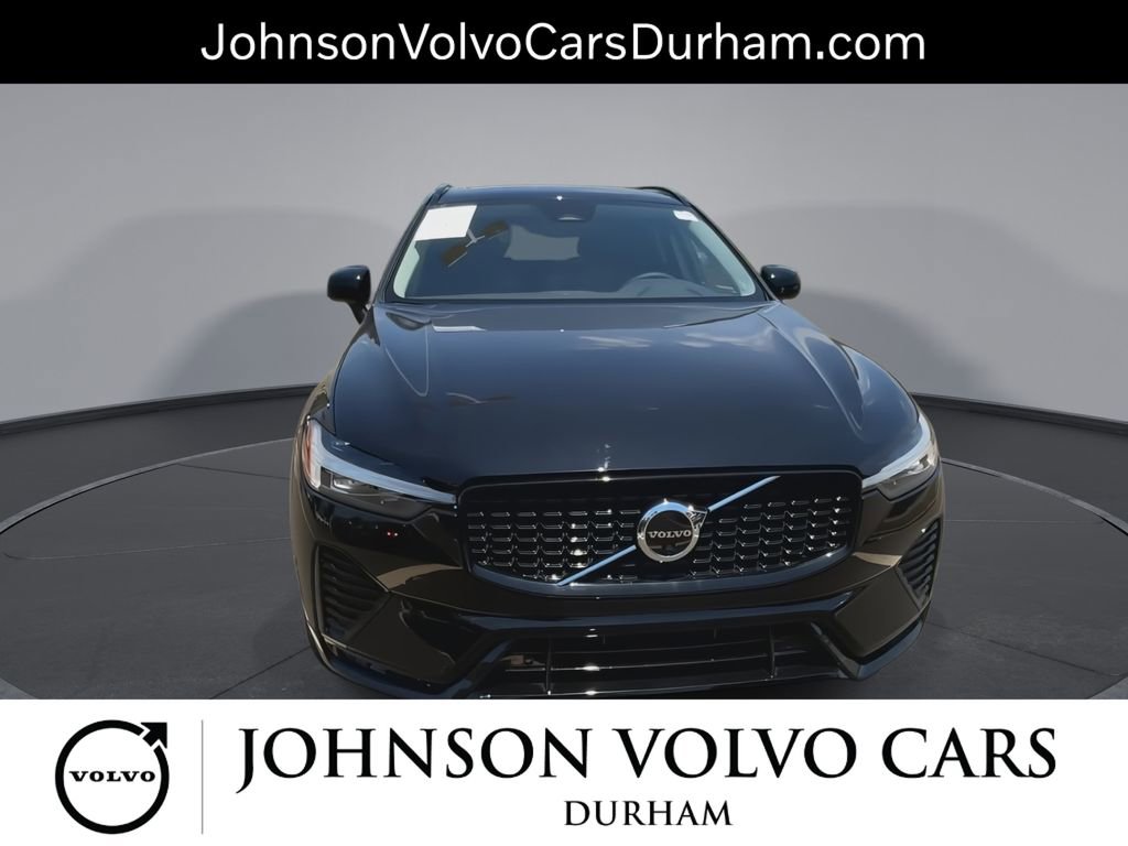 Used 2023 Volvo XC60 B5 Plus AWD/4WD image 3