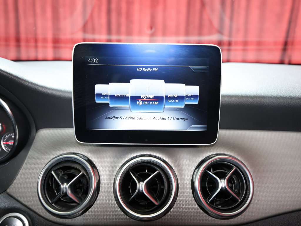 Used 2019 Mercedes-Benz GLA 250 4MATIC image 17