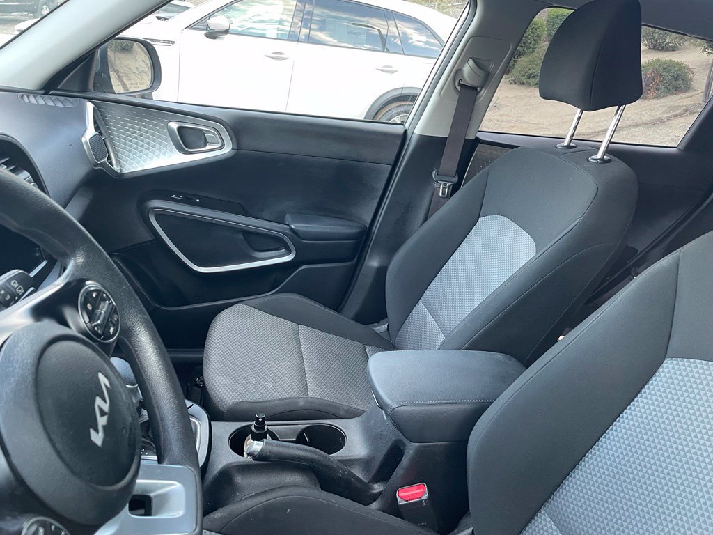 Used 2023 Kia Soul LX FWD image 11