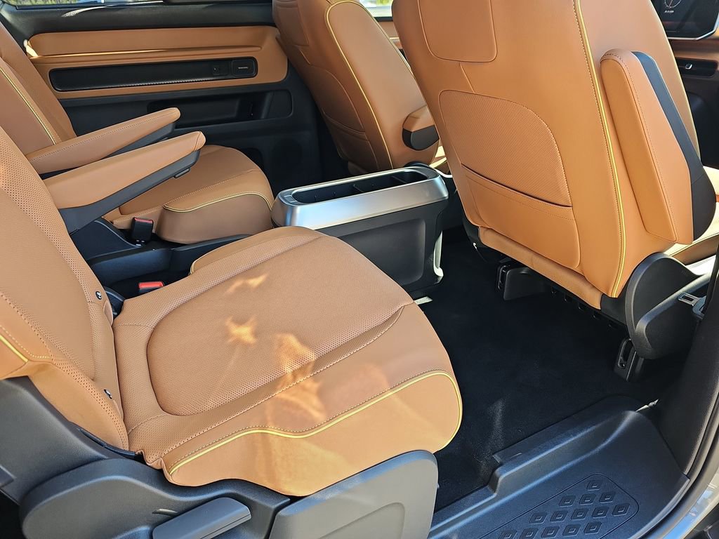 Used 2025 Volkswagen ID. Buzz Pro S Plus image 14