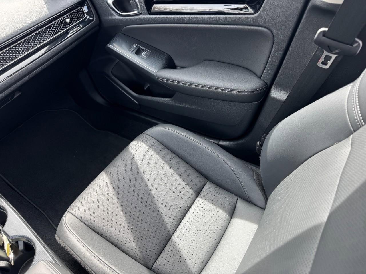 Used 2023 Honda Civic Touring image 16