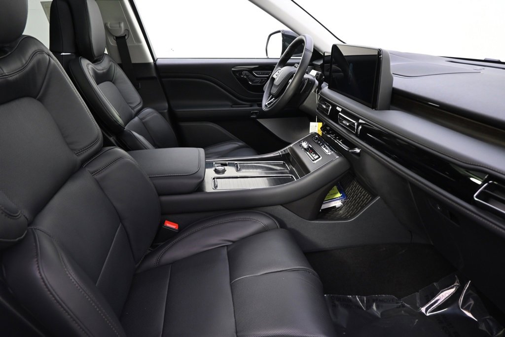 New 2026 Lincoln Aviator Reserve image 16