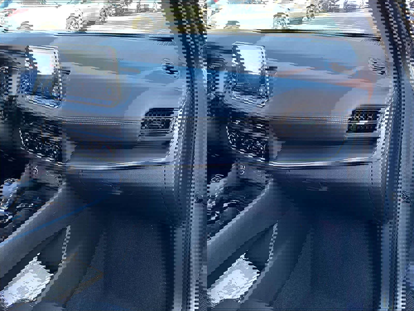 Used 2023 Nissan Rogue S image 18