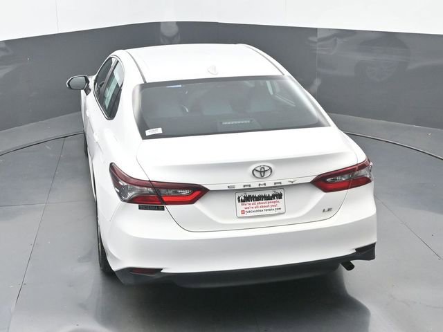 Used 2021 Toyota Camry LE image 31