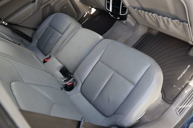 Used 2014 Porsche Cayenne Diesel AWD/4WD image 15