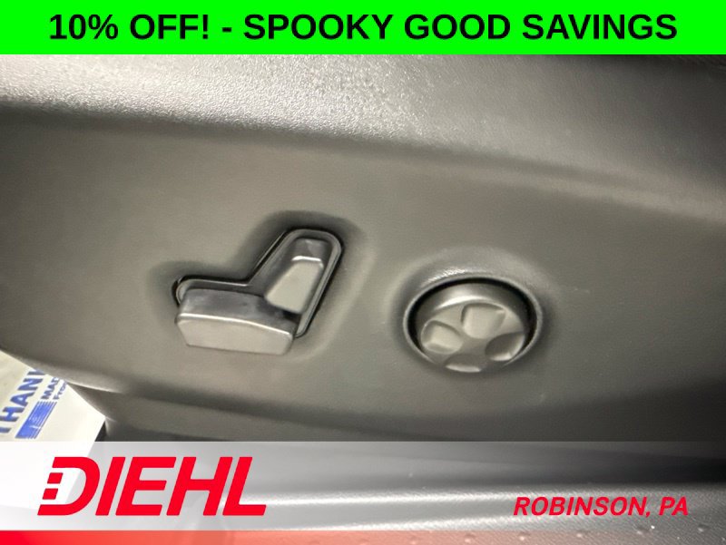 New 2027 Chrysler Pacifica Select w/ Family Tech Group FWD image 25