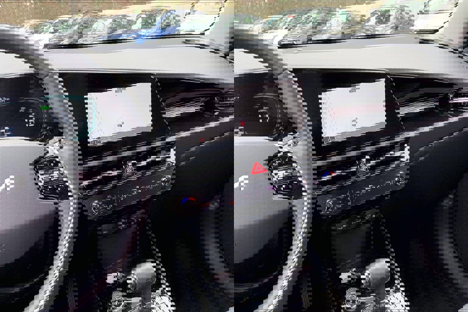 Used 2023 Kia Niro SX image 8