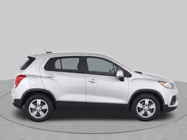 Used 2021 Chevrolet Trax LS w/ Tint and Cruise Package AWD/4WD image 8