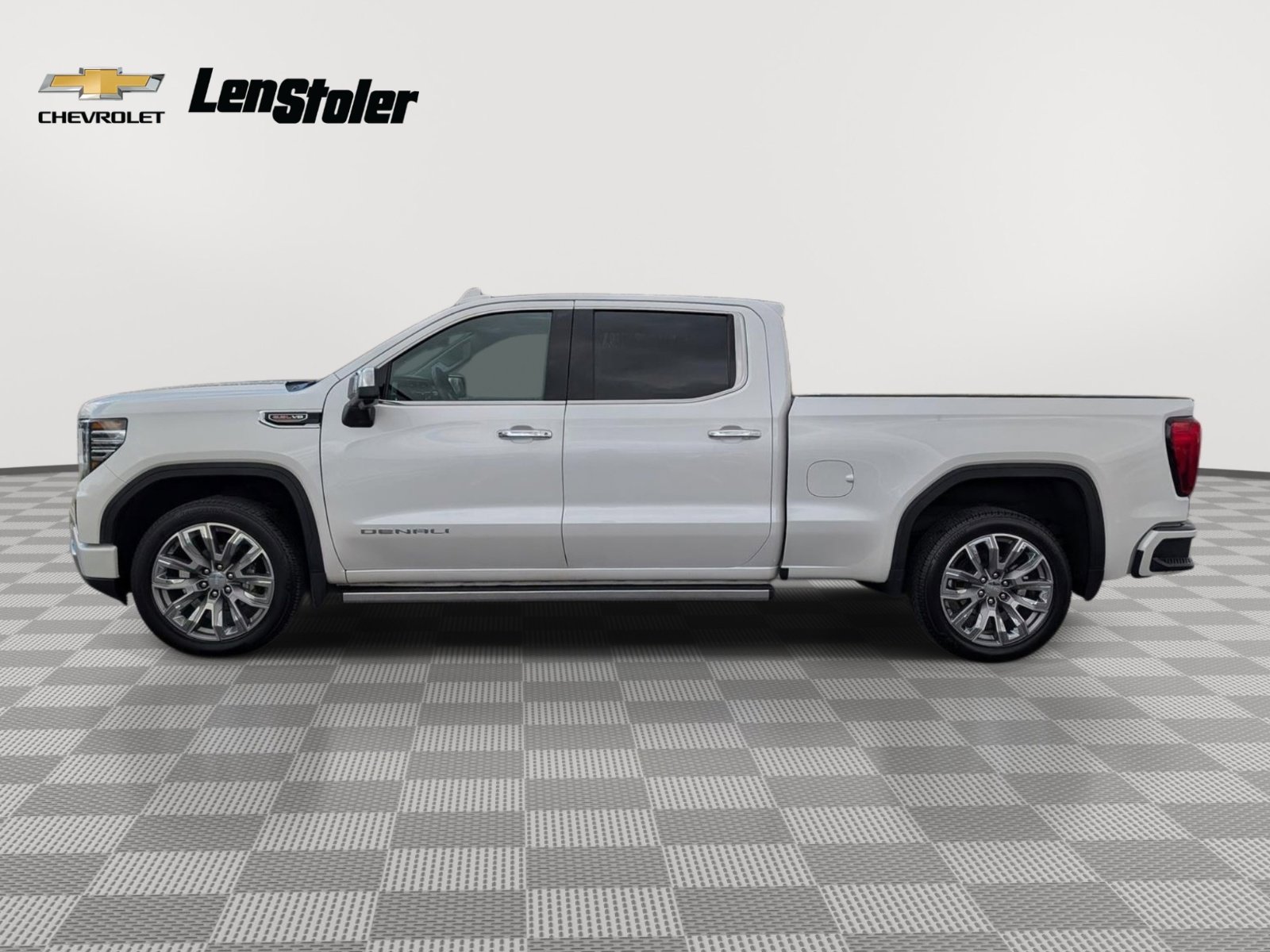 Used 2025 GMC Sierra 1500 Denali w/ Denali Reserve Package AWD/4WD image 2