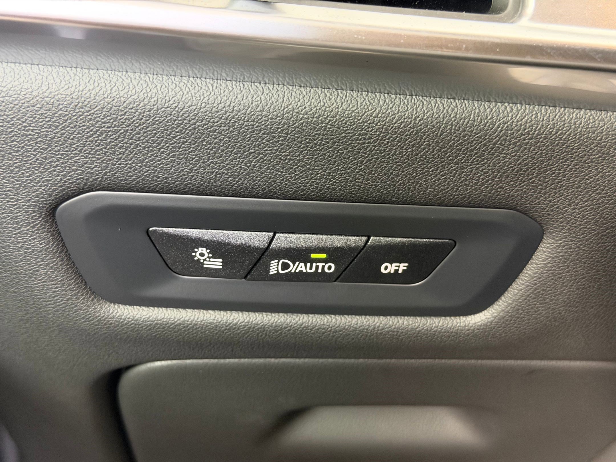 Used 2026 BMW X5 sDrive40i w/ Climate Comfort Package image 27