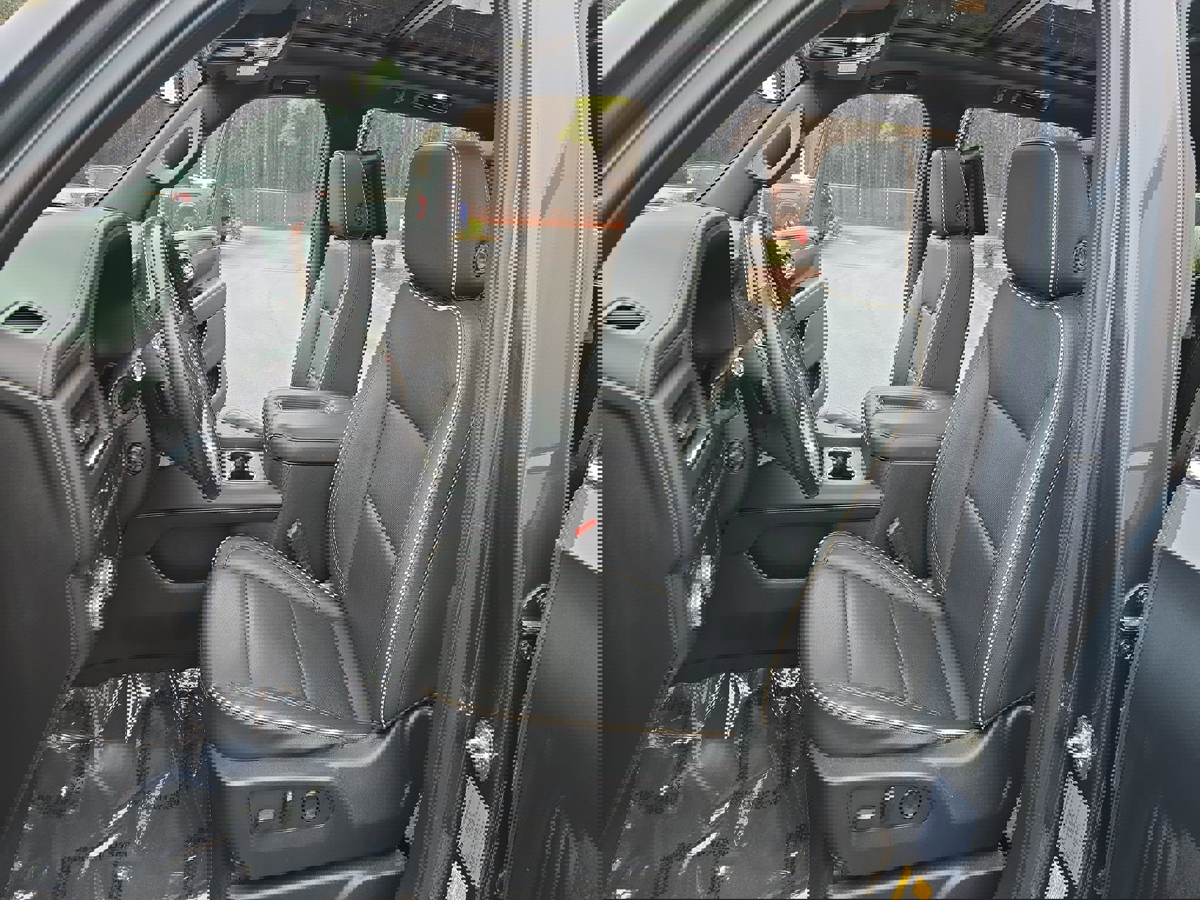 Used 2021 GMC Yukon SLT w/ SLT Premium Package image 17