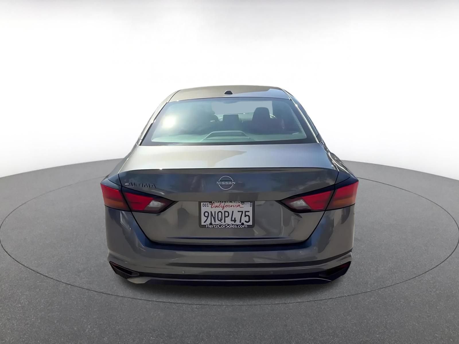Used 2025 Nissan Altima 2.5 SV FWD image 12