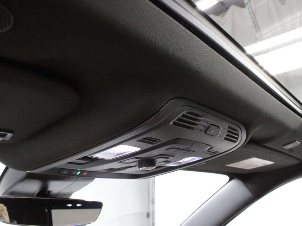 Used 2023 GMC Yukon Denali Ultimate AWD/4WD image 37
