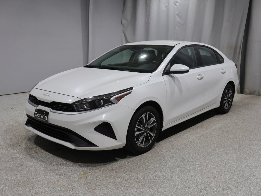 Used 2023 Kia Forte LXS FWD image 5