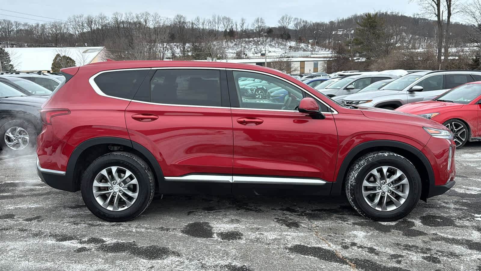 Used 2019 Hyundai Santa Fe SEL image 2