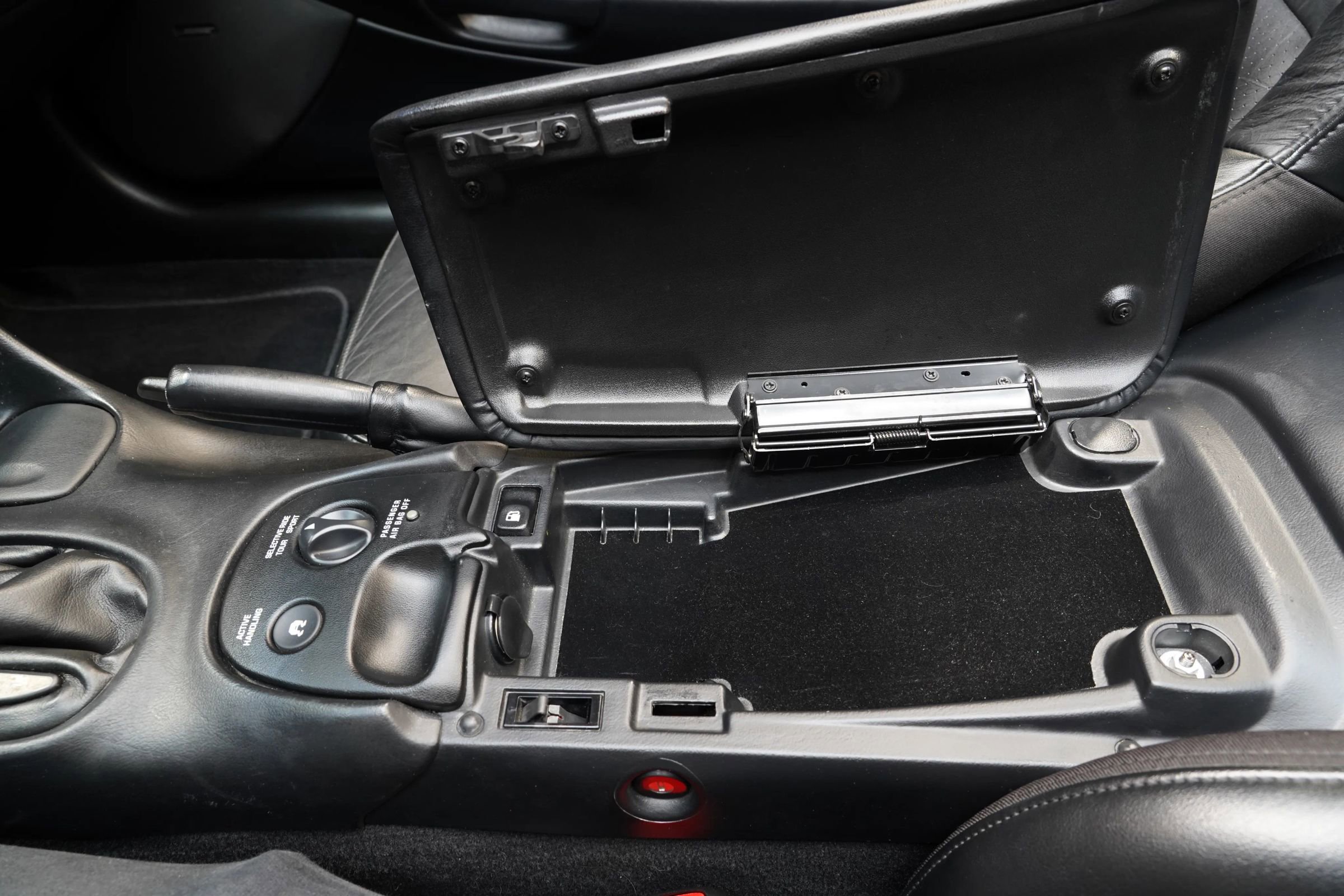 Used 2004 Chevrolet Corvette Convertible w/ Preferred Equipment Group image 44