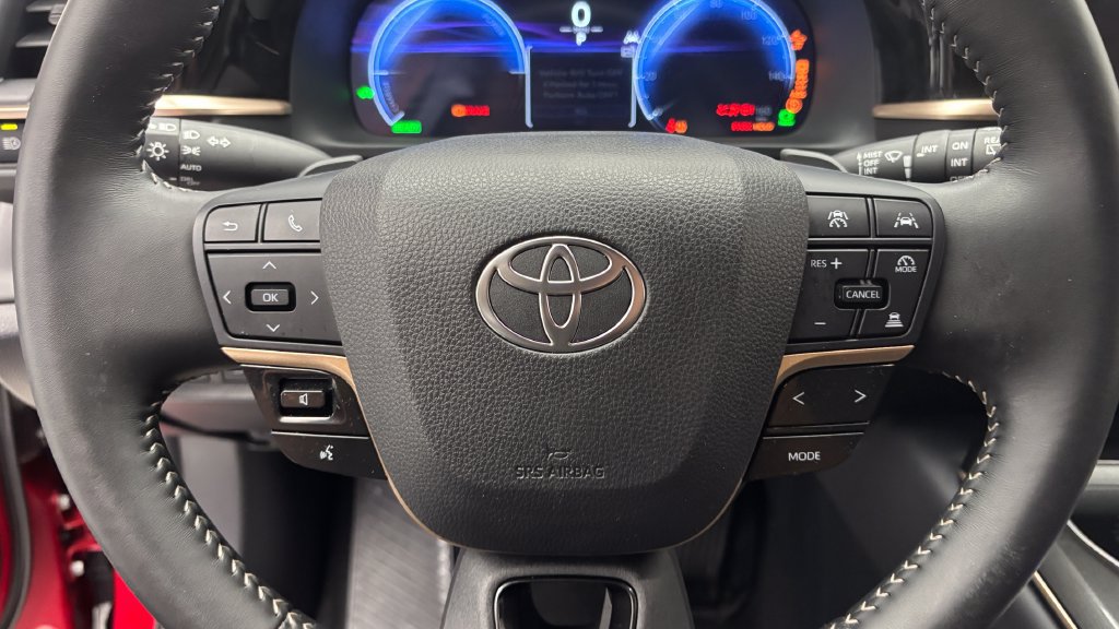 Certified 2025 Toyota Crown Signia AWD/4WD image 20