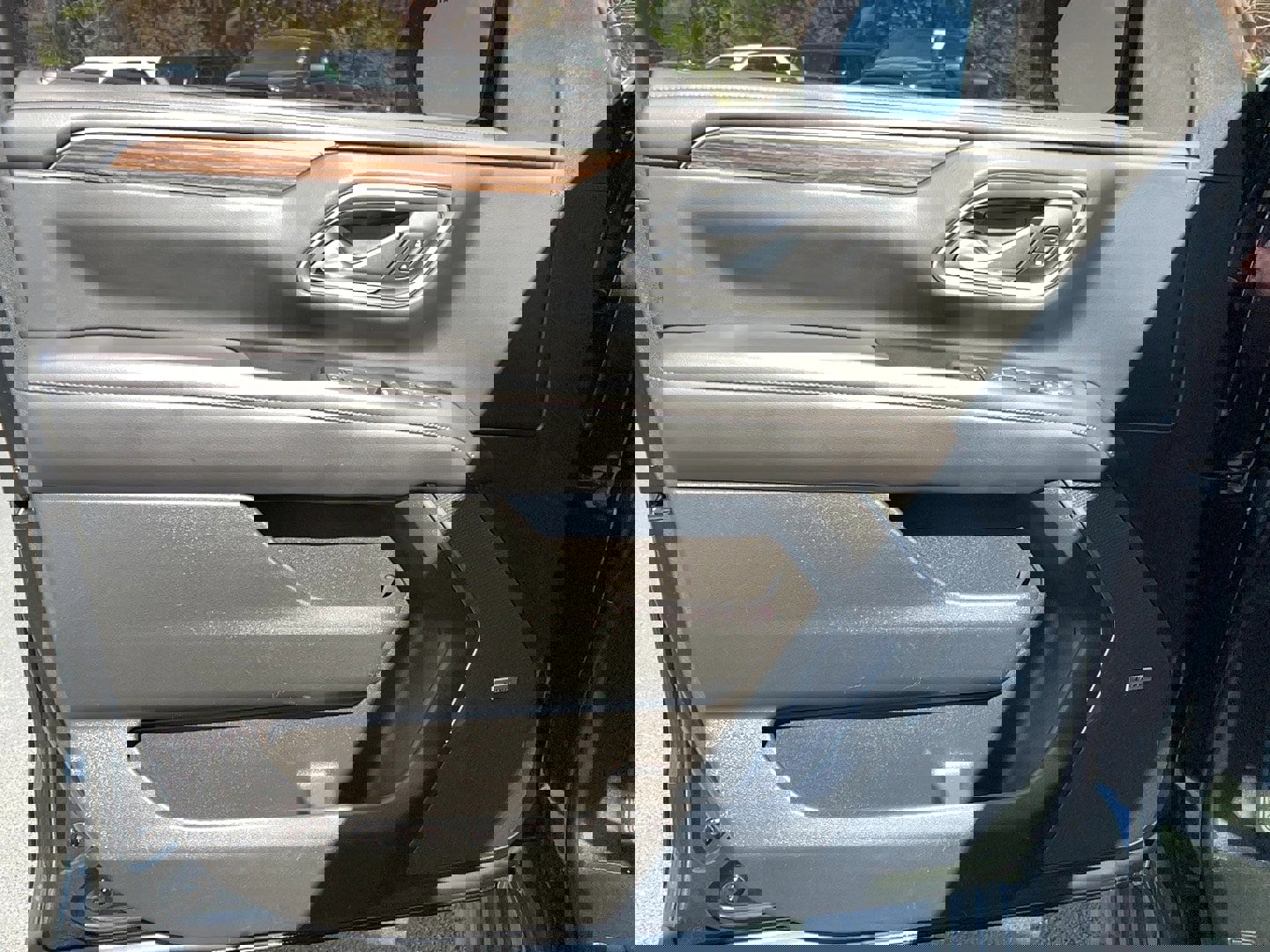 Used 2021 Chevrolet Suburban High Country w/ Premium Package image 13