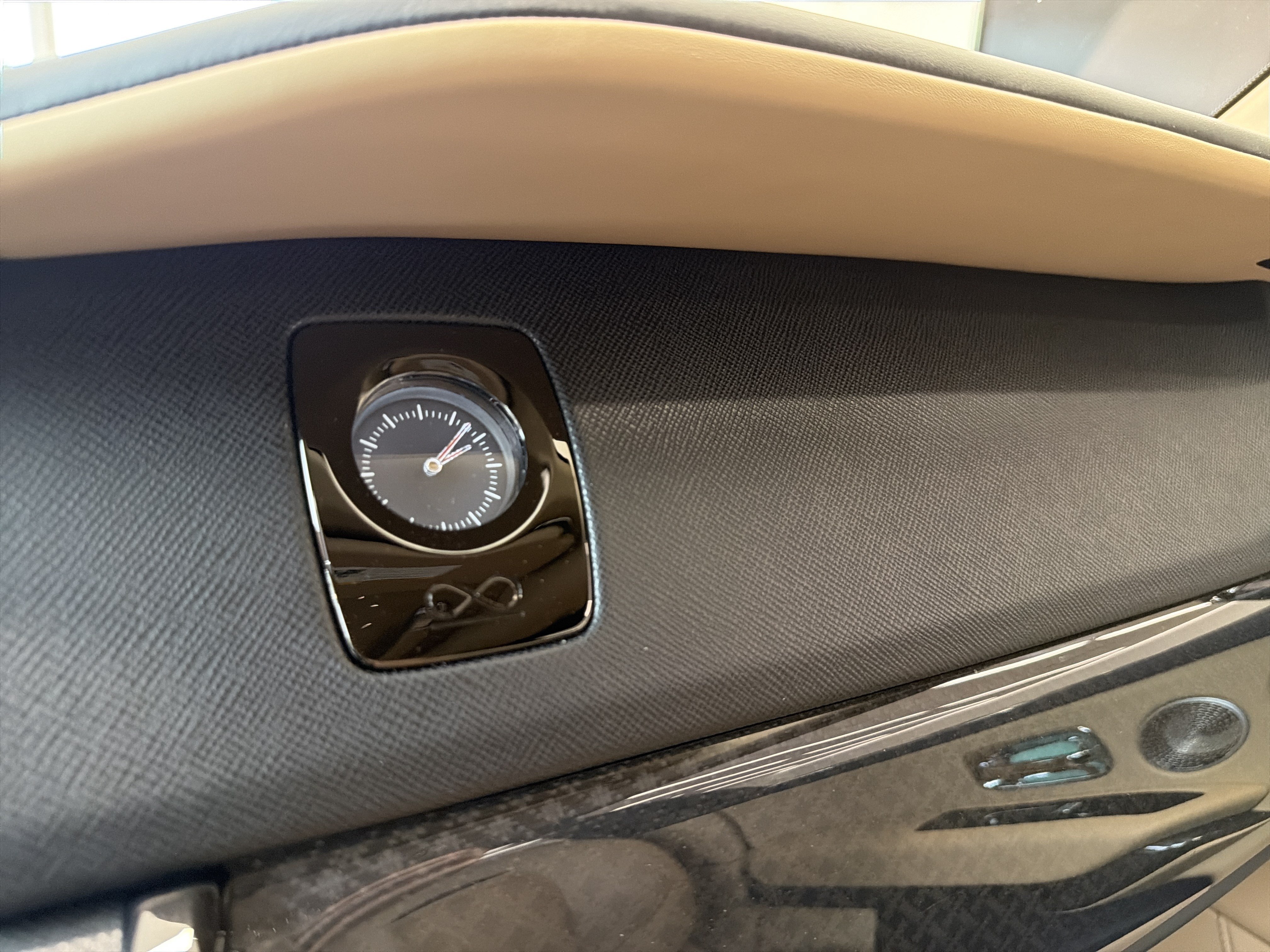 Certified 2024 Rolls-Royce Cullinan Black Badge AWD/4WD image 44