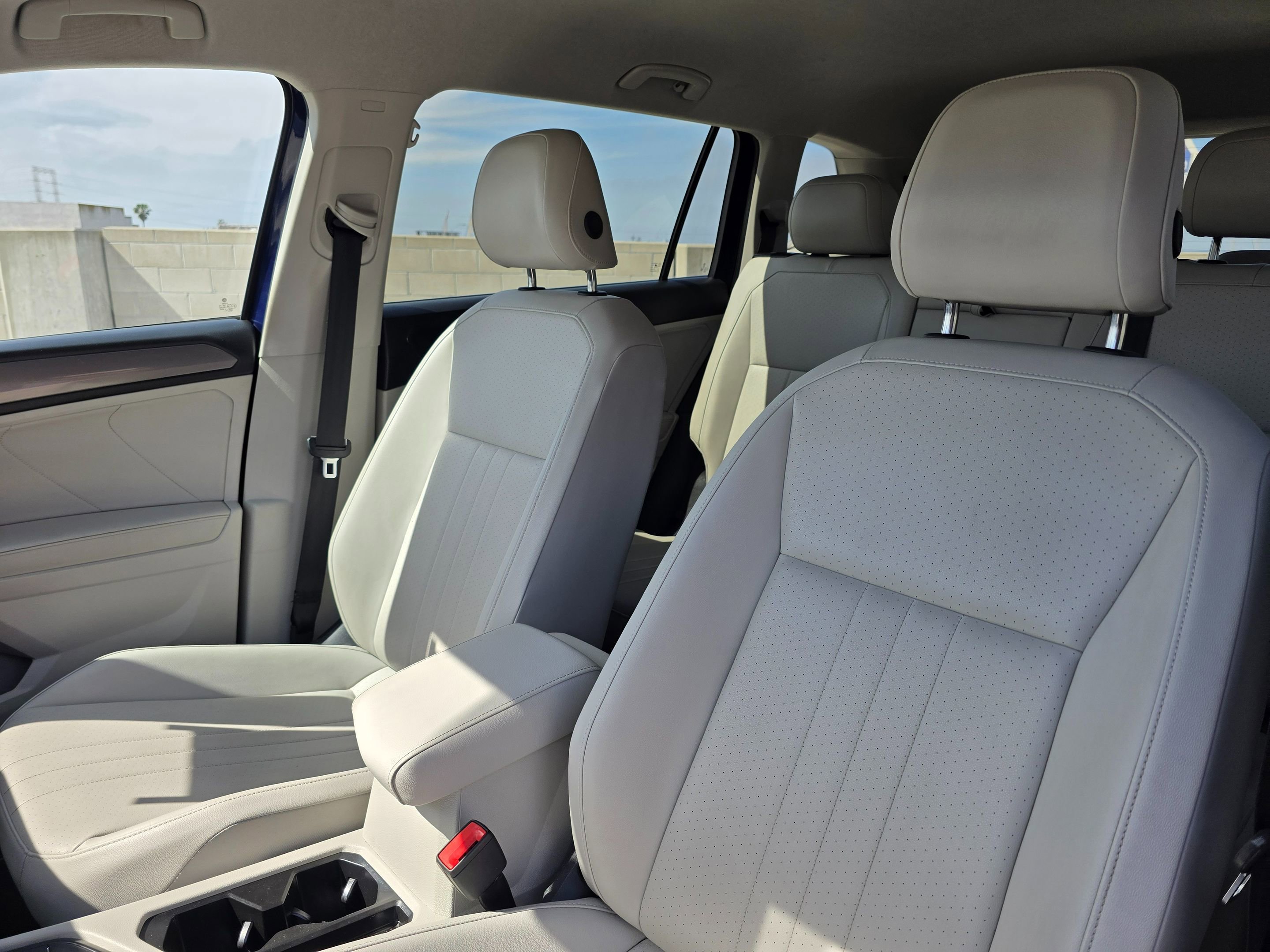 Used 2022 Volkswagen Tiguan SE FWD image 18