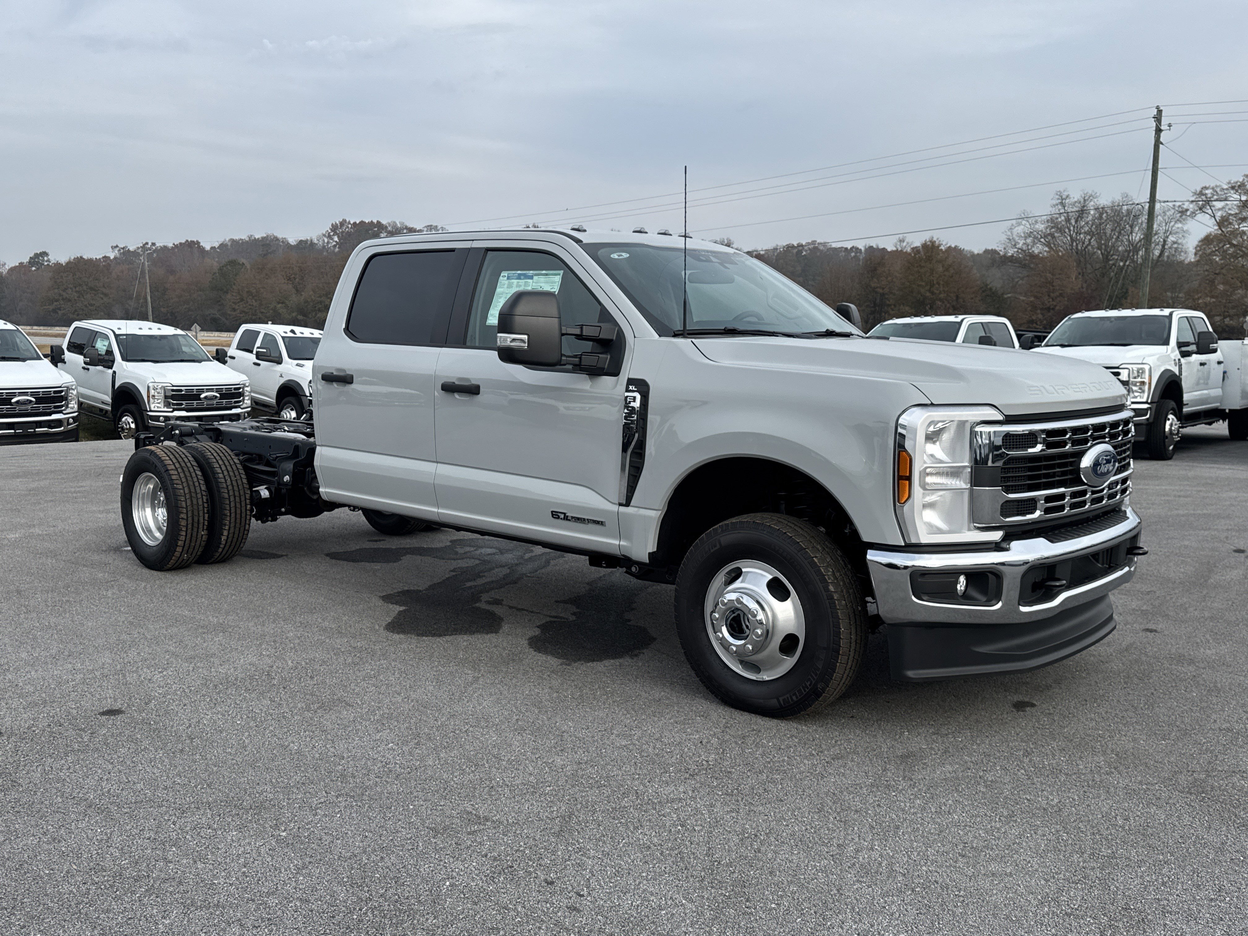 New 2026 Ford F350 XL w/ XL Chrome Package image 4
